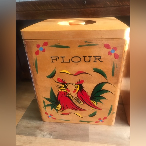 Mid-Century Rooster Canister Set. - Picture 2 of 9